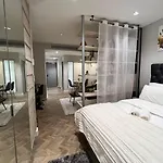 715 Foreshore Place Luxury Apartment-Cape Town Cbd