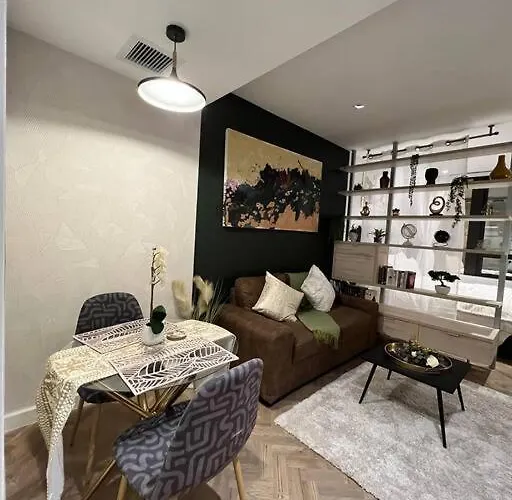 715 Foreshore Place Luxury Apartment-Cape Town Cbd